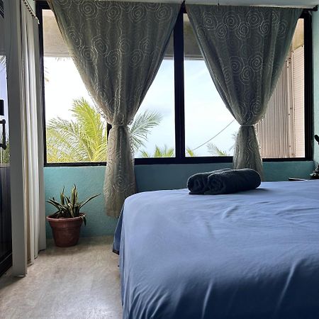Front Beach Private Room With Shared Bathroom Канкун Екстериор снимка