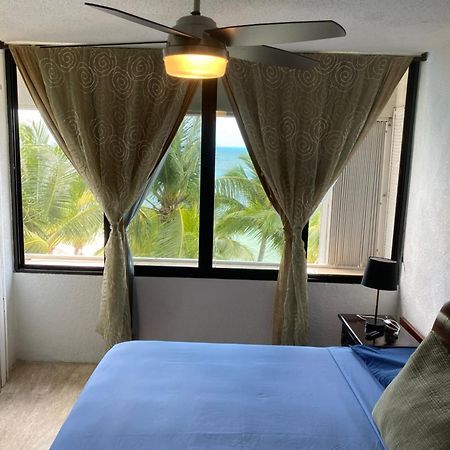 Front Beach Private Room With Shared Bathroom Канкун Екстериор снимка