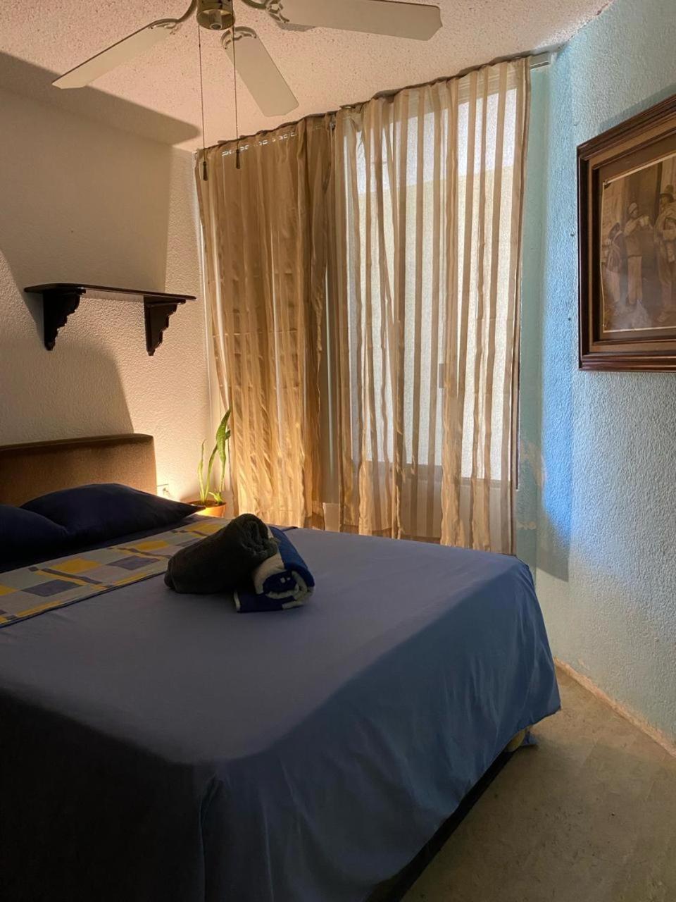 Front Beach Private Room With Shared Bathroom Канкун Екстериор снимка