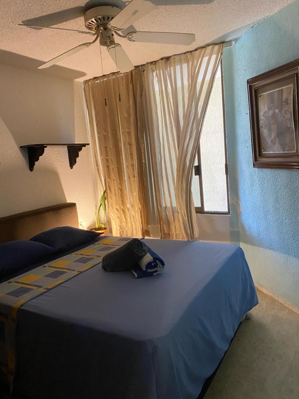 Front Beach Private Room With Shared Bathroom Канкун Екстериор снимка