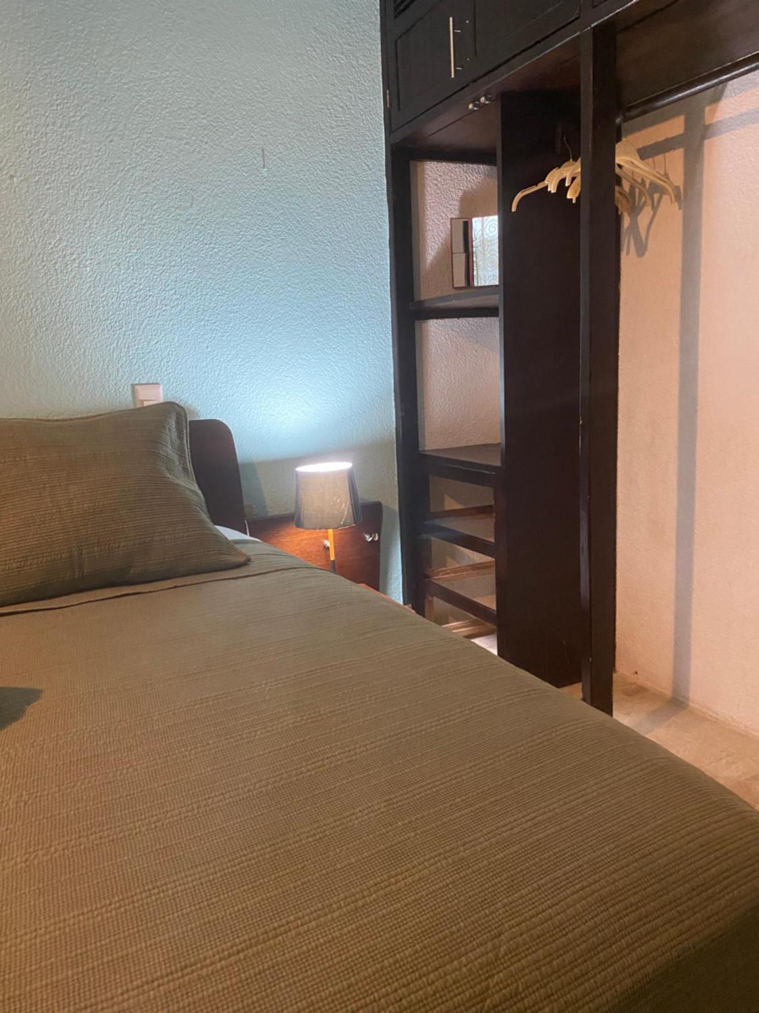 Front Beach Private Room With Shared Bathroom Канкун Екстериор снимка