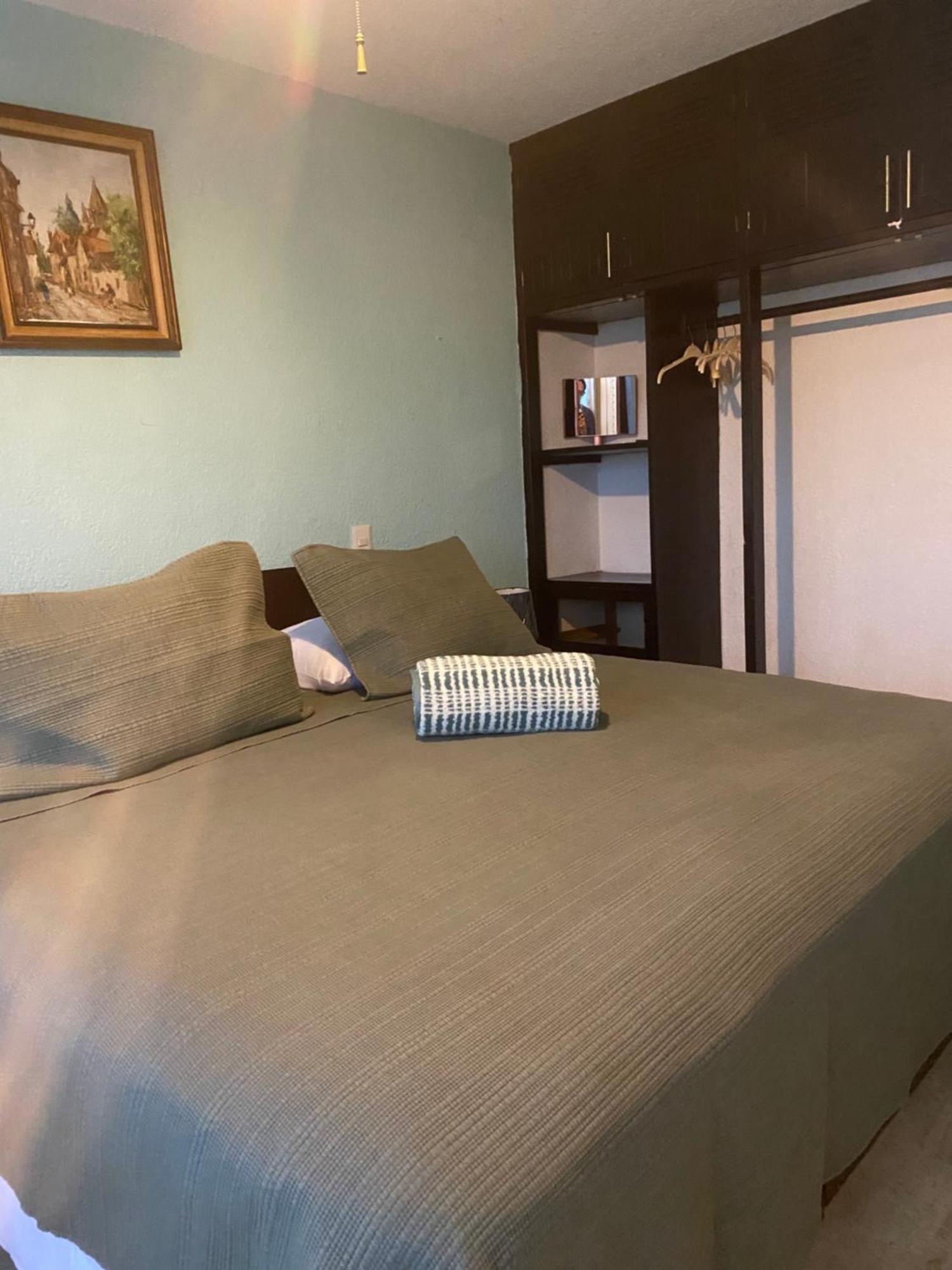 Front Beach Private Room With Shared Bathroom Канкун Екстериор снимка
