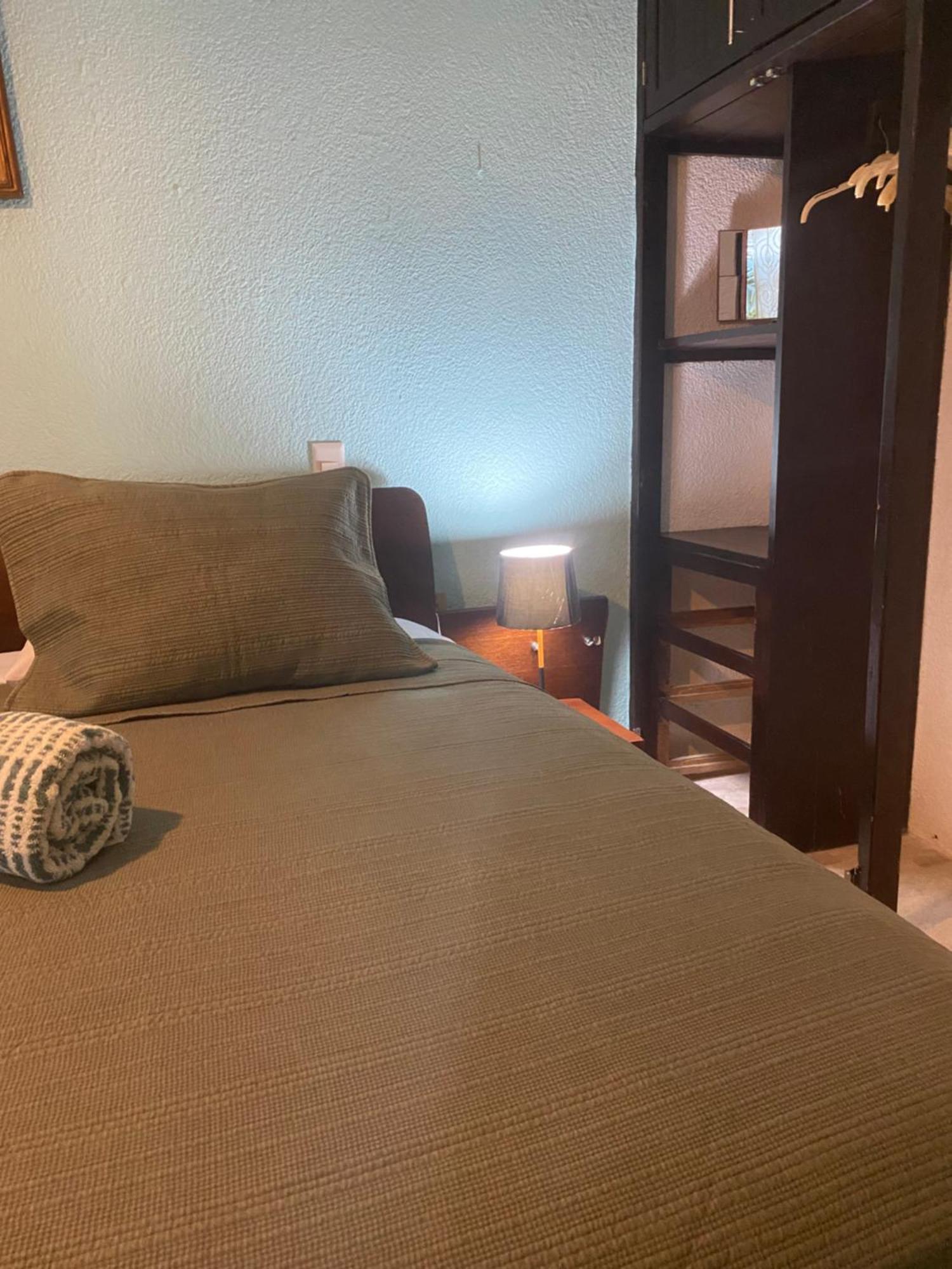 Front Beach Private Room With Shared Bathroom Канкун Екстериор снимка