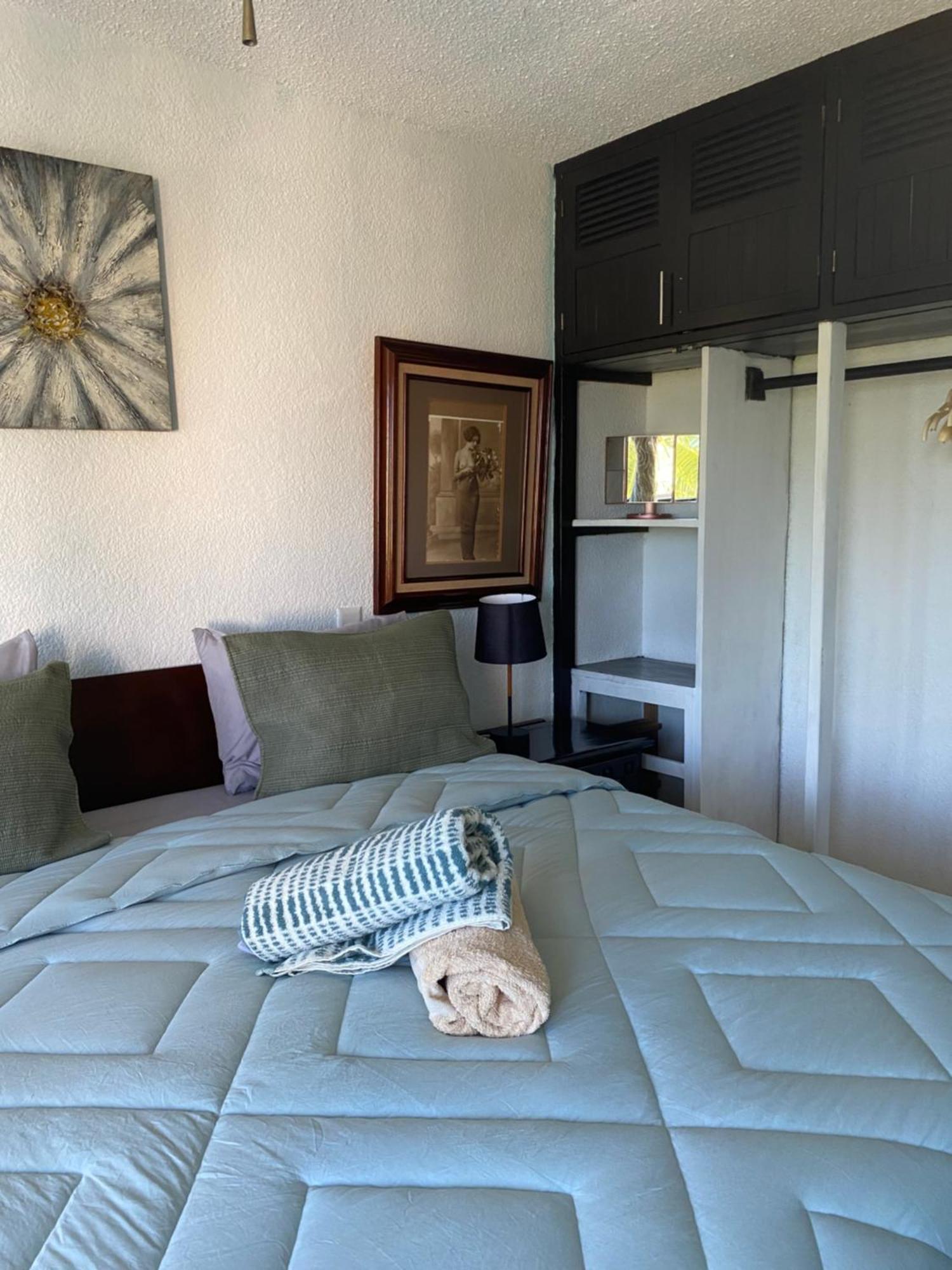 Front Beach Private Room With Shared Bathroom Канкун Екстериор снимка